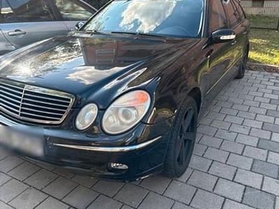 Mercedes E200