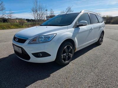 Gebraucht Ford Focus 125 PS (91 kW) 2010 Weiß Kombi