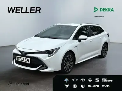 Gebraucht Toyota Corolla Team 179 PS (131 kW) 2021 Weiss Kombi