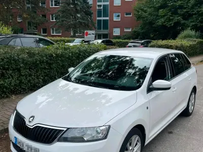 Gebraucht Skoda Rapid 105 PS (77 kW) 2013 Weiß Kleinwagen