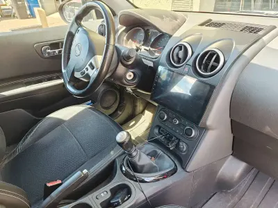 Gebraucht Nissan Qashqai I-Way 131 PS (96 kW) 2013 Rot SUV