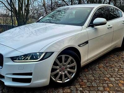 Weiß Gebraucht 2016 Jaguar XE Limousine | 9.900 € (Guter Preis)