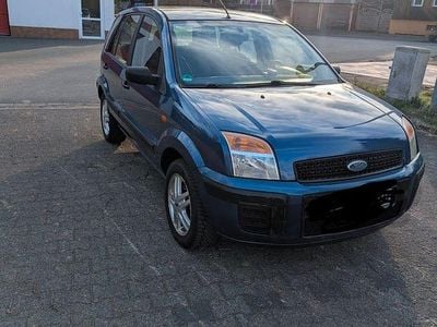 Begagnad Ford Fusion Trend 80 HK (58 kW) 2010 Blå Halvkombi