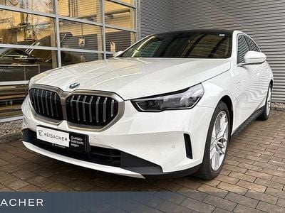 Gebraucht BMW 550e Sport Line 490 PS (360 kW) 2024 Weiß Limousine