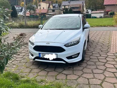 Gebraucht Ford Focus ST-Line 125 PS (91 kW) 2018 Weiß Limousine