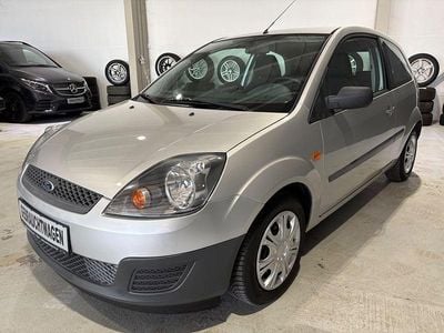 Usata Ford Fiesta 69 CV (50 kW) 2006 Argento Utilitaria