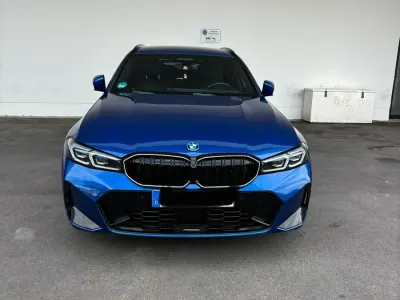 Gebraucht BMW 330e M Sport 292 PS (214 kW) 2024 Blau Kombi