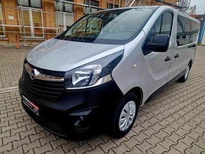 Silber Gebraucht 2017 Opel Vivaro Van / Kleinbus | 15.490 € (Teuer)