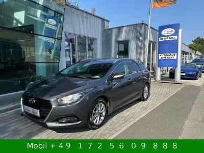 Gebraucht Hyundai i40 Trend 141 PS (103 kW) 2016 Grau Kombi