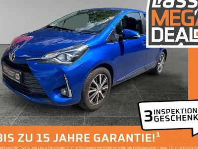 Gebraucht Toyota Yaris Club 111 PS (81 kW) 2019 Blau Limousine