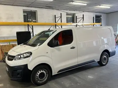 Gebraucht Opel Vivaro-e Combi 144 PS (105 kW) 2023 Weiß Van / Kleinbus