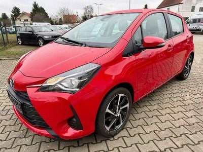 Gebraucht Toyota Yaris Comfort 72 PS (52 kW) 2020 Rot Limousine