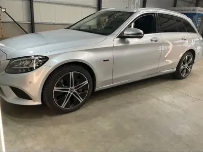 Używany Mercedes C300e 306 KM (225 kW) 2020 Szary Kombi