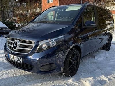Blau Gebraucht 2018 Mercedes V250 Edition Van / Kleinbus | 26.900 € (Guter Preis)