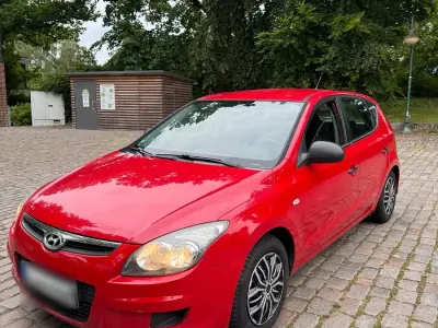 Gebraucht Hyundai i30 109 PS (80 kW) 2009 Rot Kleinwagen
