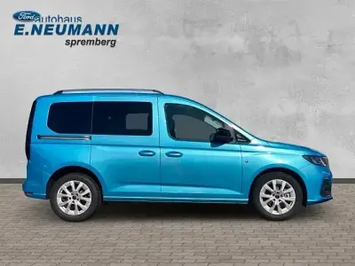 Gebraucht Ford Tourneo Connect Titanium 116 PS (85 kW) 2024 Blau Van / Kleinbus