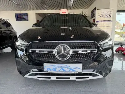 Usata Mercedes GLA200 150 CV (110 kW) 2023 Nero SUV