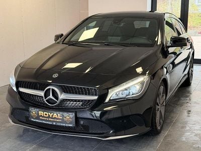 Gebraucht Mercedes CLA180 122 PS (89 kW) 2019 Schwarz Limousine