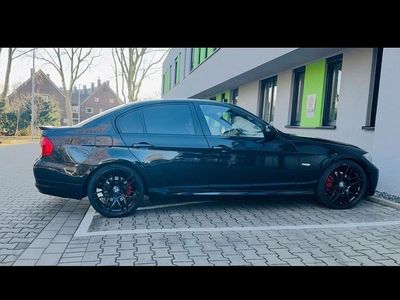 Gebraucht BMW 325 Sport Line 219 PS (161 kW) 2009 Schwarz Limousine