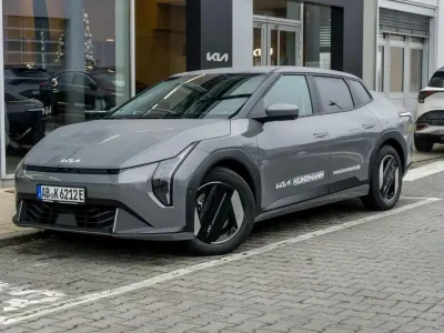 Gebraucht Kia EV4 Earth 150 kW (204 PS) 2025 Wolfgrau metallic Kleinwagen