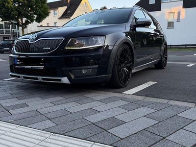 Gebraucht Skoda Octavia 184 PS (135 kW) 2014 Schwarz Kleinwagen