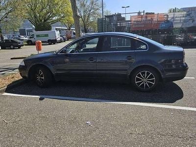Gebraucht VW Passat 101 PS (74 kW) 2002 Limousine