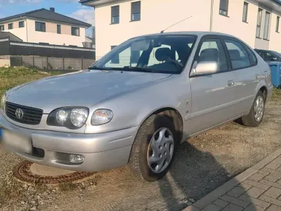 Brugt Toyota Corolla 110 HK (80 kW) 2001 Sølv Sedan