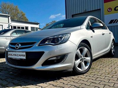 Gebraucht Opel Astra Innovation 140 PS (102 kW) 2013 Grau Limousine