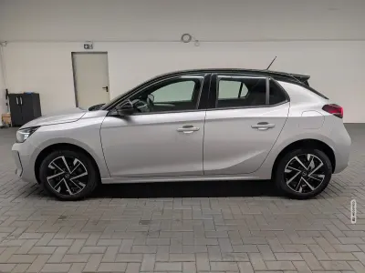 Gebraucht Opel Corsa 101 PS (74 kW) 2025 Silber metallic Kleinwagen