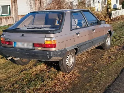 Gebraucht Renault R11 54 PS (39 kW) 1986 Gold Kleinwagen