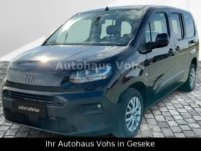 Neu Fiat Doblò 131 PS (96 kW) 2025 Schwarz Van / Kleinbus