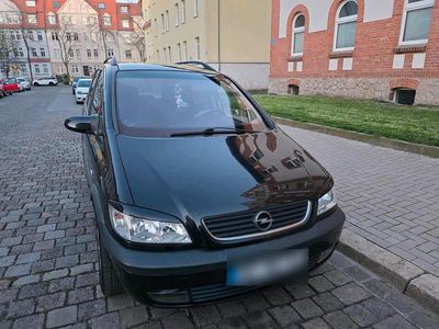 Second-hand Opel Zafira 125 CP (91 kW) 2002 Negru Monovolum