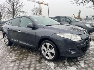Gebraucht Renault Mégane GrandTour Dynamique 131 PS (96 kW) 2011 Grau Kombi