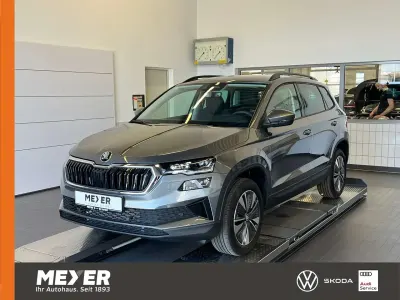 Neu Skoda Karoq Selection 150 PS (110 kW) 2026 Graphitegrau metallic SUV