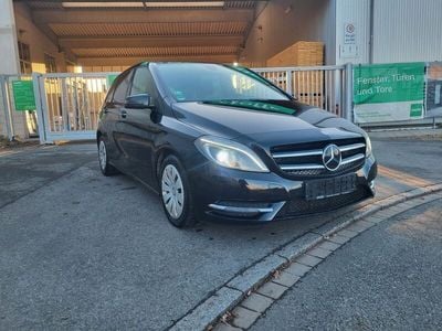 Mercedes B200