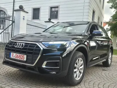 Używany Audi Q5 Basis 204 KM (150 kW) 2025 Czarny SUV