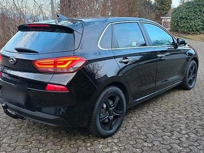 Schwarz Gebraucht 2017 Hyundai i30 Limousine | 12.699 € (Teuer)