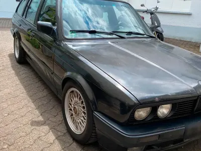 Gebraucht BMW 325 Shadowline 129 PS (94 kW) 1989 Schwarz Kombi