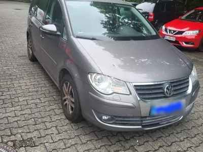 Gebraucht VW Touran 140 PS (102 kW) 2010 Grau Van / Kleinbus