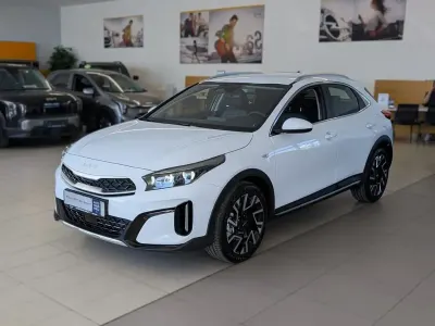 Neu Kia XCeed Comfort 150 PS (110 kW) 2026 Carraraweiß SUV