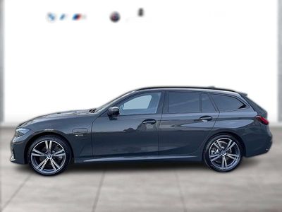 Gebraucht BMW 320e M Sport 204 PS (150 kW) 2022 Grau metallic Kombi