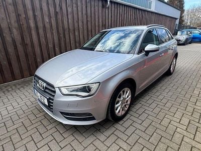 Silber Gebraucht 2015 Audi A3 Sportback Attraction Kleinwagen | 13.490 € (Etwas zu teuer)