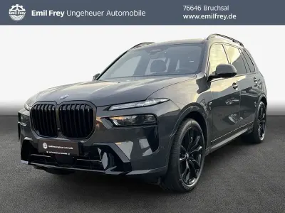 Neu BMW X7 Sport Line 352 PS (258 kW) 2026 Grau SUV