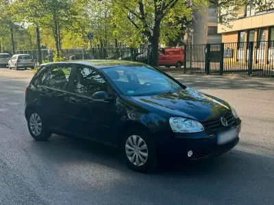 Usado VW Golf 101 HP (74 kW) 2004 Azul Coupé