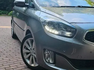 Gebraucht Kia Carens 136 PS (100 kW) 2015 Grau Van / Kleinbus