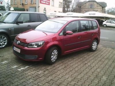 Wild cherry red metallic Gebraucht 2010 VW Touran Trendline Van / Kleinbus | 4.800 € (Teuer)