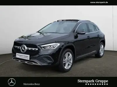 Gebraucht Mercedes GLA200 Progressive 163 PS (119 kW) 2022 Lack kosmosschwarz SUV
