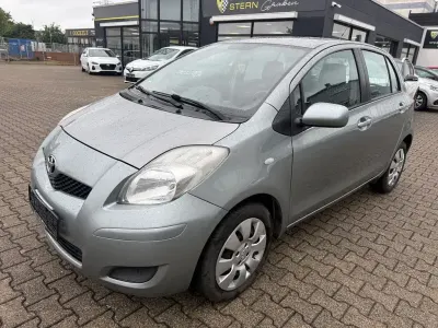Gebraucht Toyota Yaris Cool 69 PS (50 kW) 2009 Gold Kleinwagen
