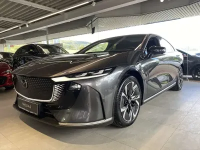 Neu Mazda 6e Takumi-Line 189 kW (258 PS) 2026 Machine gray Limousine