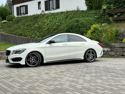 Gebraucht Mercedes CLA220 AMG line 177 PS (130 kW) 2015 Weiß Coupé
